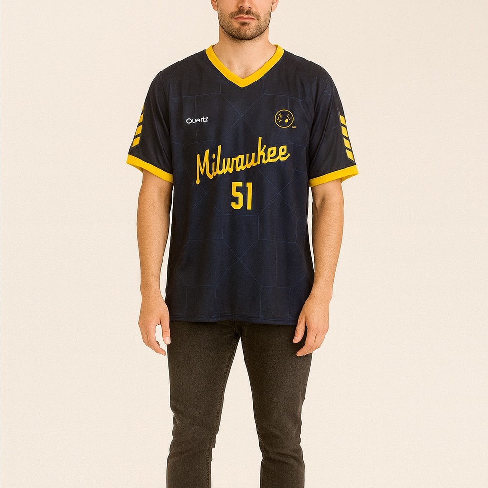 Milwaukee Brewers Size XL Navy Blue T-Shirt Jersey Top